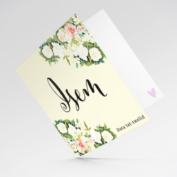 An elegant new born card for girls with elegant flowers in Maltese (Personalisable)