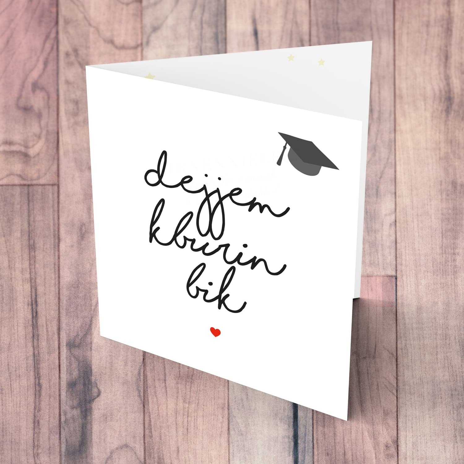 Minimalist Graduation Card with small graduation hat and red heart in Maltese (Unisex)