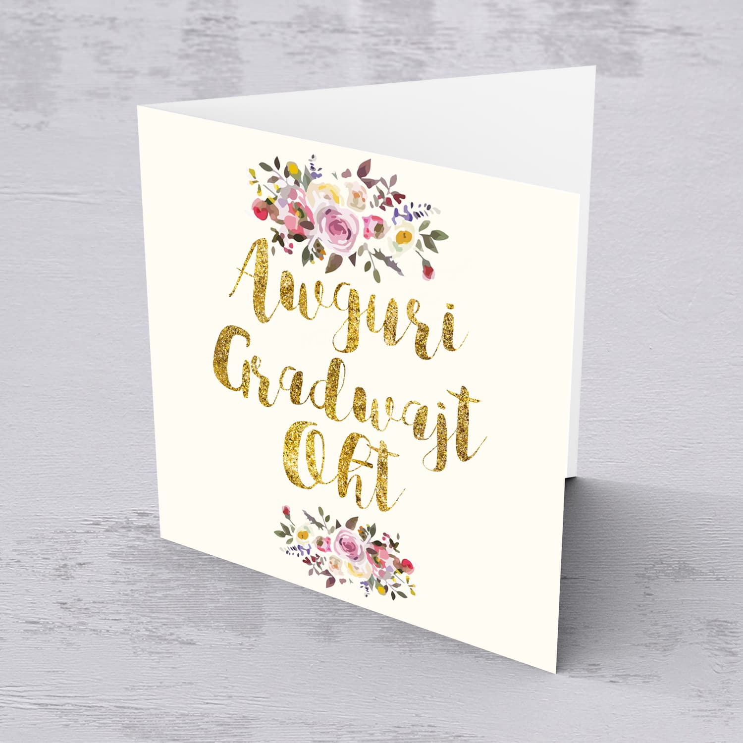 Sister graduation card with golden glitter and floral design in Maltese