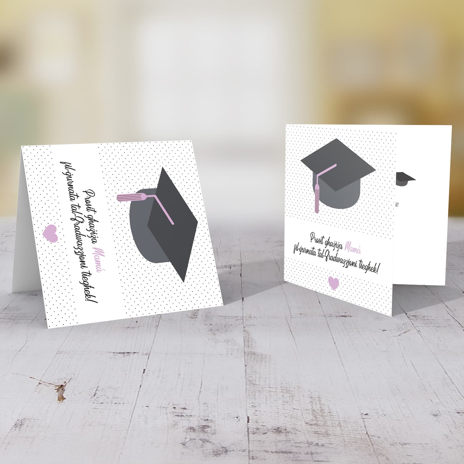 Mum Graduation card with dotted background, graduation hat and pink heart in Maltese