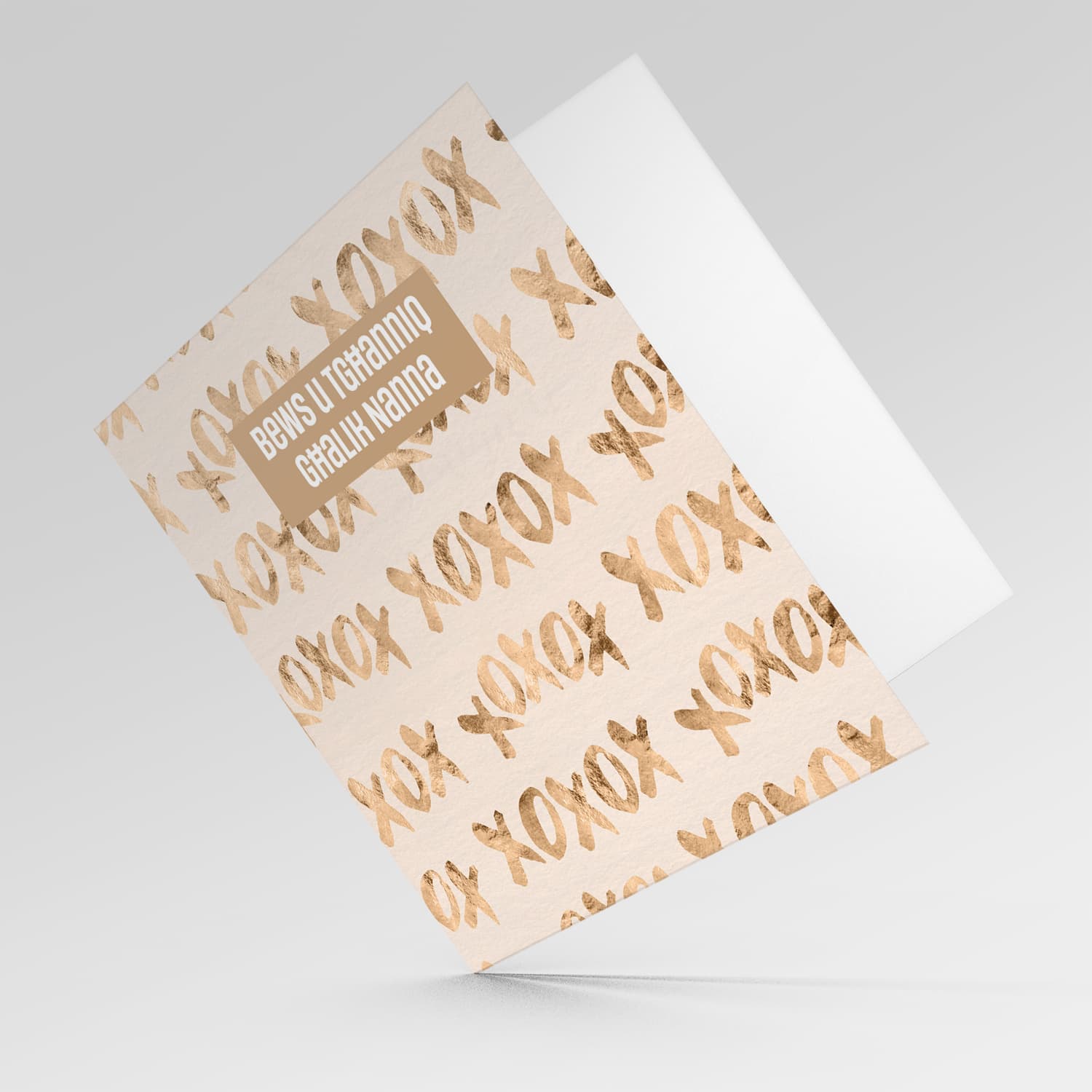 XOXO background mother's day card for Nanna in Maltese