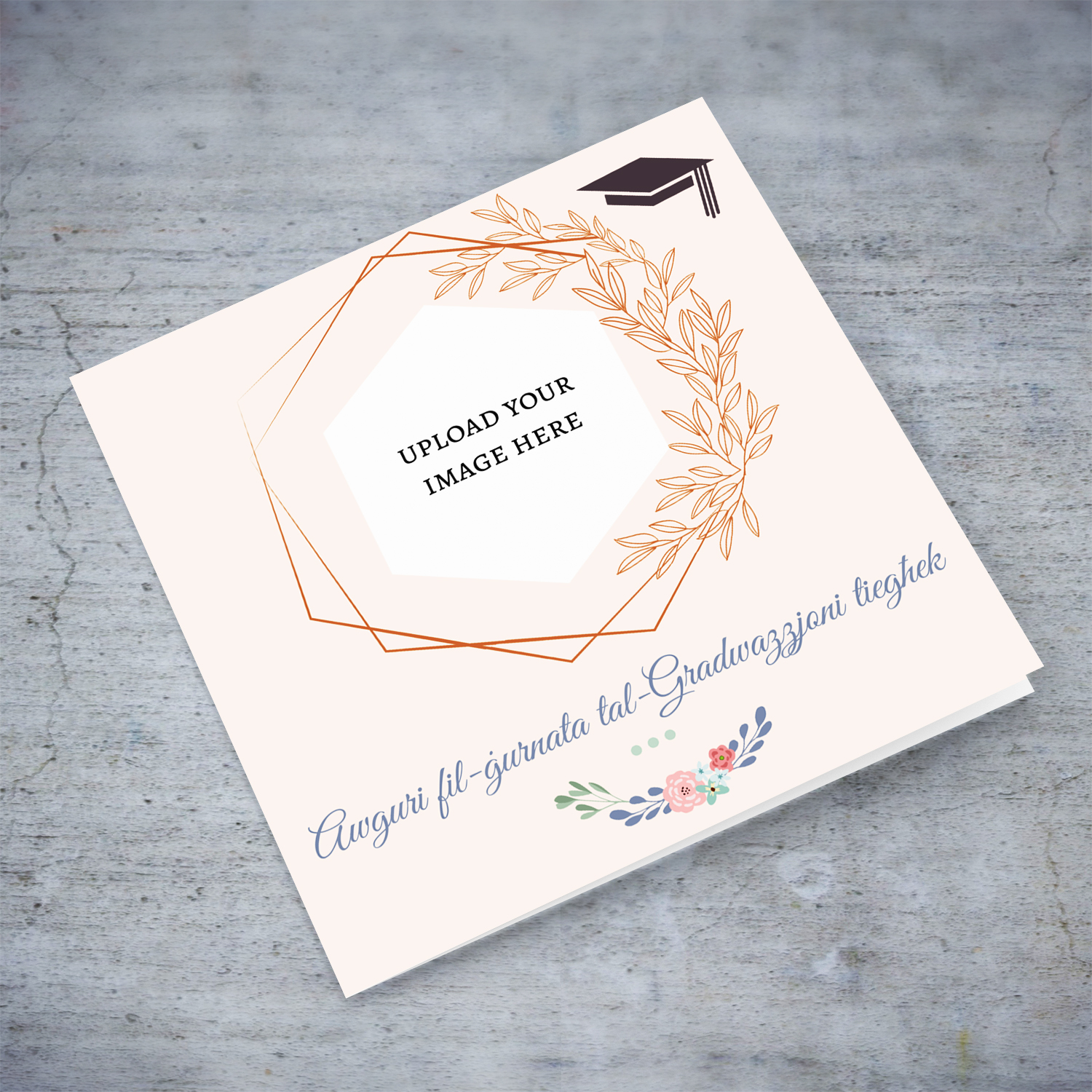 Light pink background photo graduation card, with graduation hat and flowers in Maltese