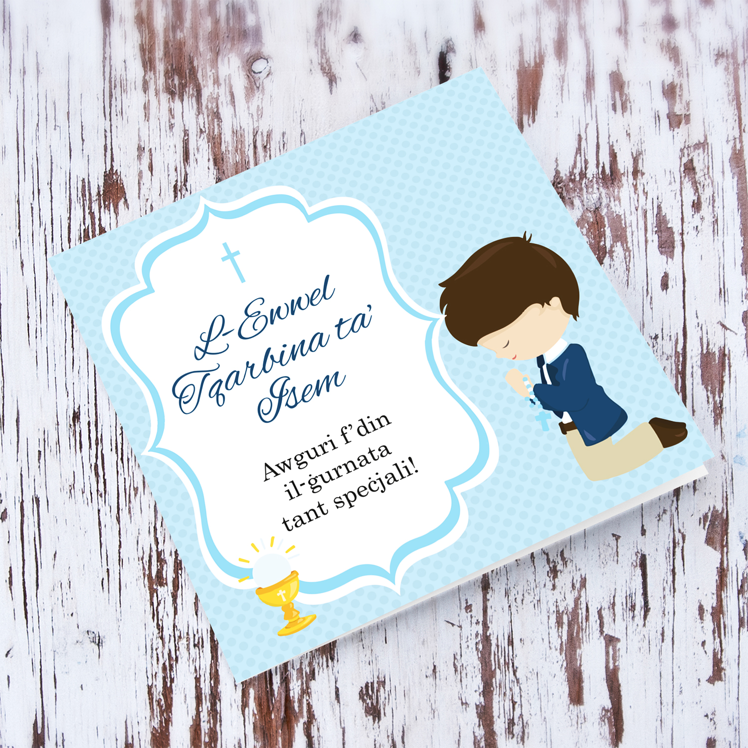 Boy praying personalisable Holy Communion card with blue background in Maltese