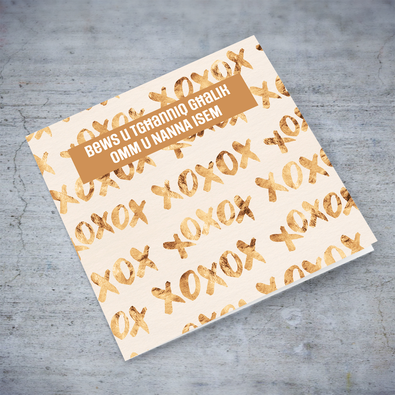 XOXO background mother's day personalisable card for Mother and Grandma in Maltese