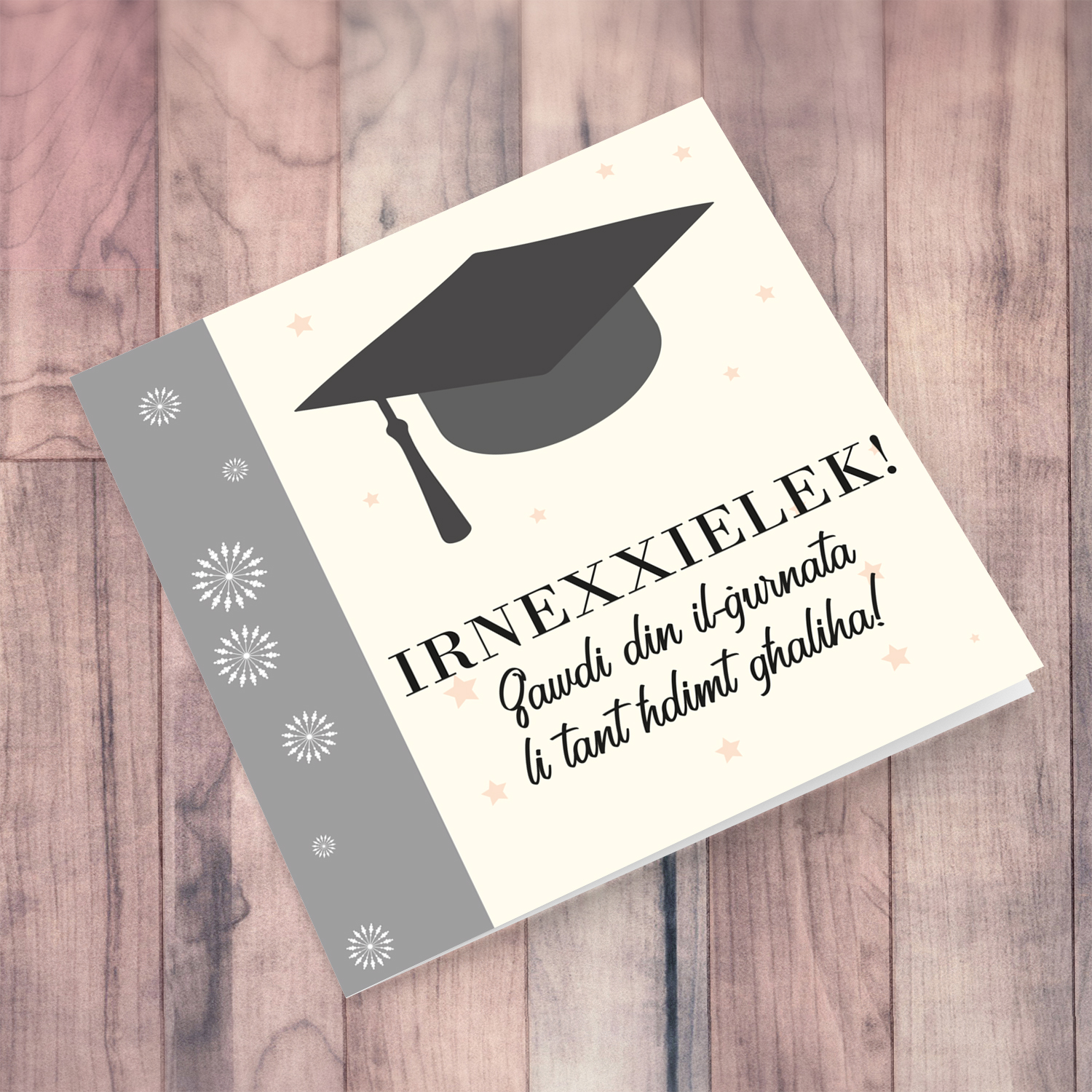Graduation hat card with peach stars in Maltese